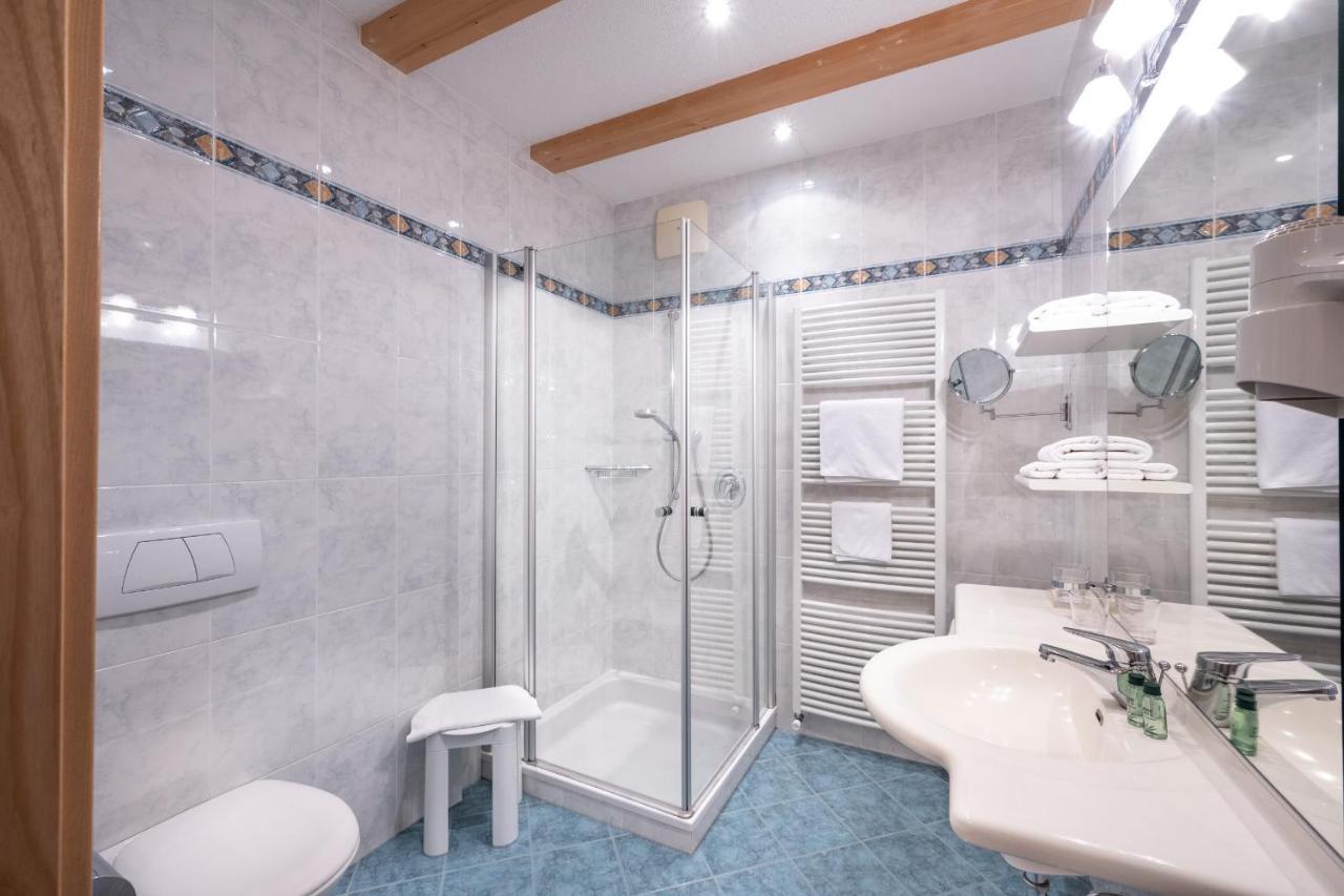 Hotel Gasthof Waldschenke マルレンゴ エクステリア 写真