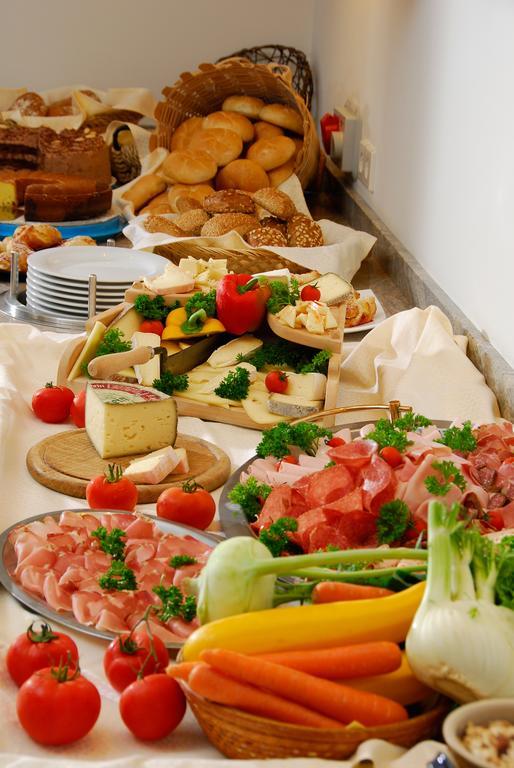 Hotel Gasthof Waldschenke マルレンゴ 部屋 写真